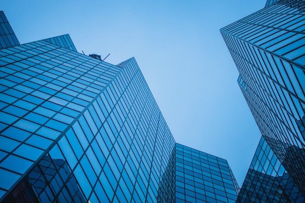 Quels sont les critères essentiels pour choisir une montre élégante et durable ?